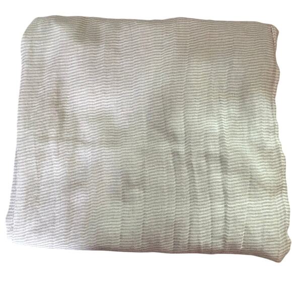 Old Navy Lightweight scarf in oatmeal and fringed edges - Picture 3 of 3